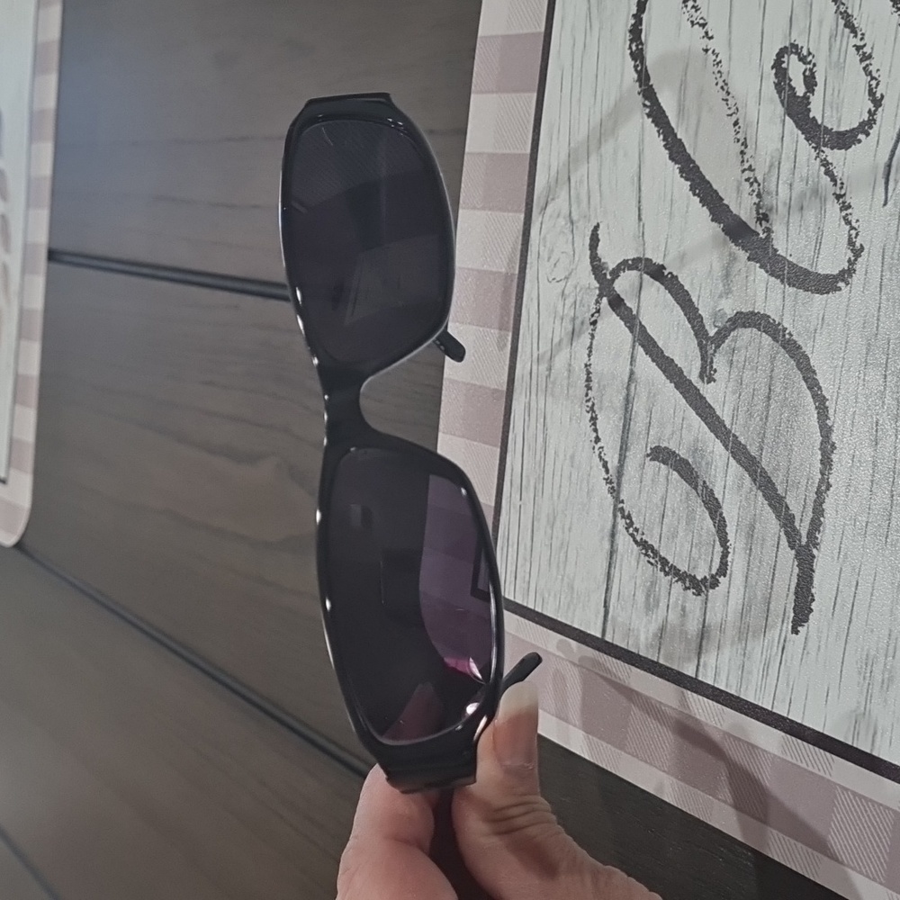 COPY - ✨GUCCI GLASSES✨ - Picture 3 of 13